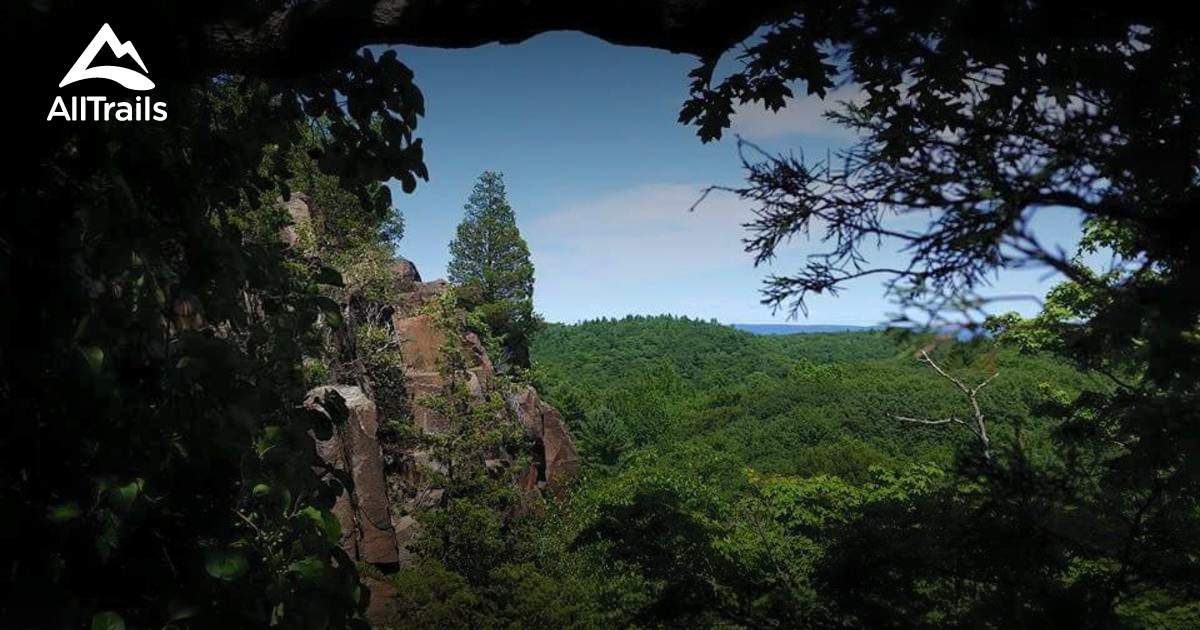 katie-wanders-sleeping-giant-state-park-tower-trail-hamden-ct