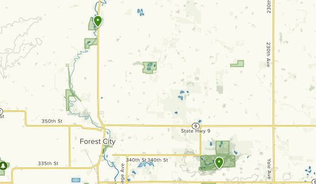 closest airport to forest city, iowa