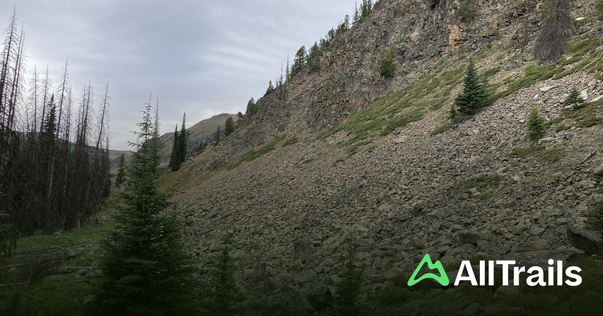 View over devil's woodpile and Cathedral ridge - hikes and trails to ...